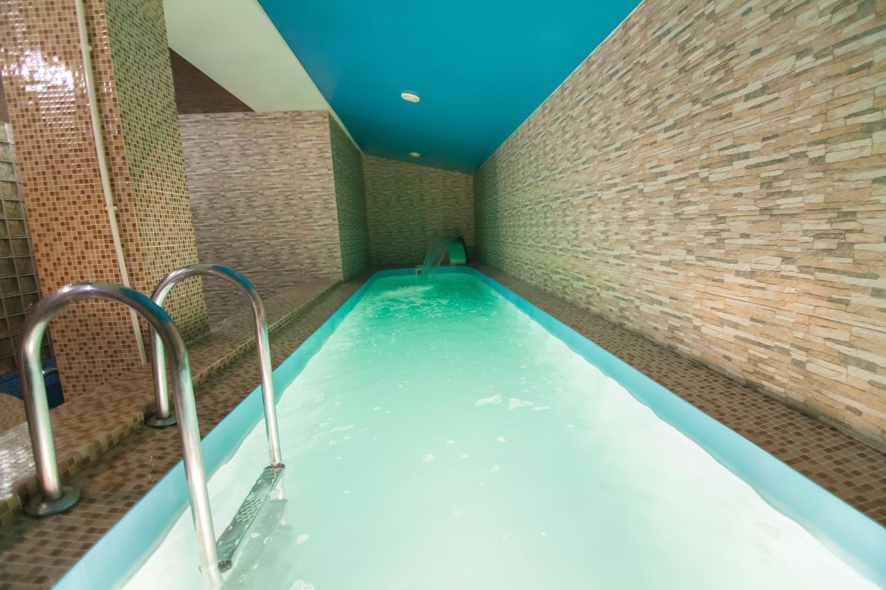 Hotel Prietenia Bender Kültér fotó